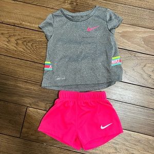 Nike girls size 3T adorable! Small pull on back of shorts as pictured.